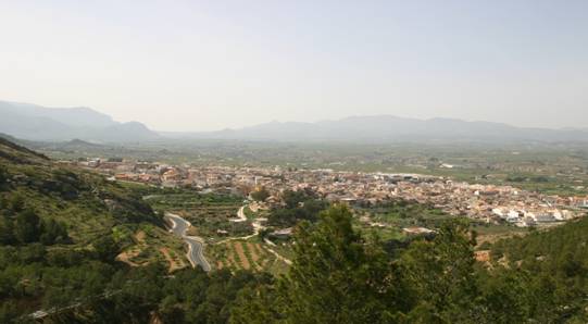 Vista de Pliego y el valle desde el mirador de El Cariel
